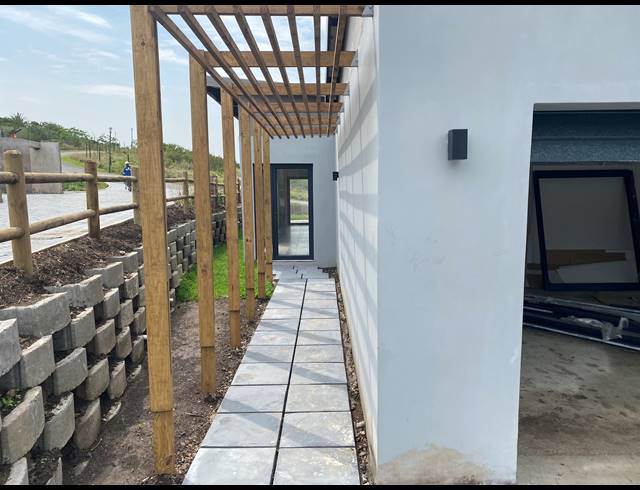 3 BEDROOM TOWNHOUSE FOR SALE IN PALM LAKES ESTATE